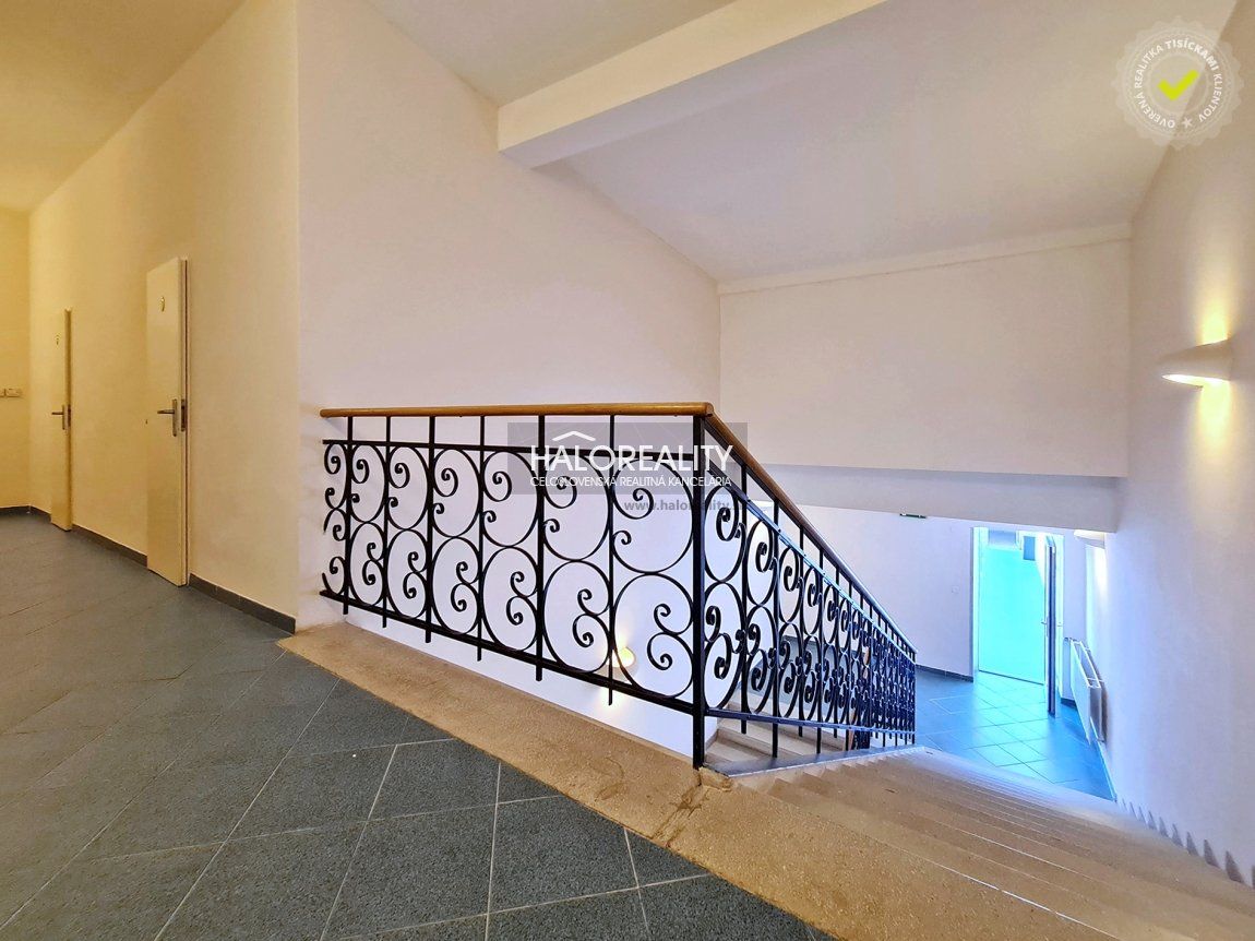 HALO reality - Prenájom, kancelársky priestor Bratislava Staré Mesto, 4 kancelárie 90,73 m2