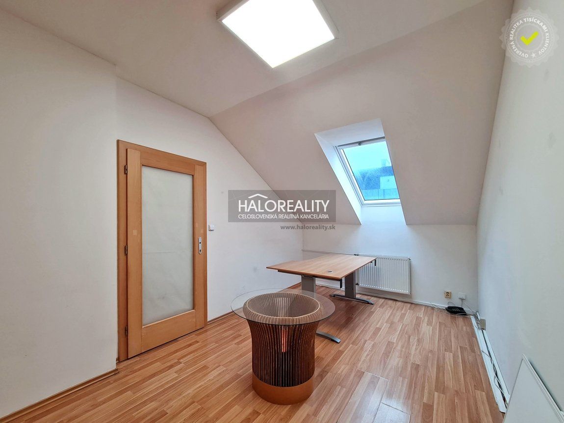 HALO reality - Prenájom, kancelársky priestor Bratislava Staré Mesto, 4 kancelárie 90,73 m2