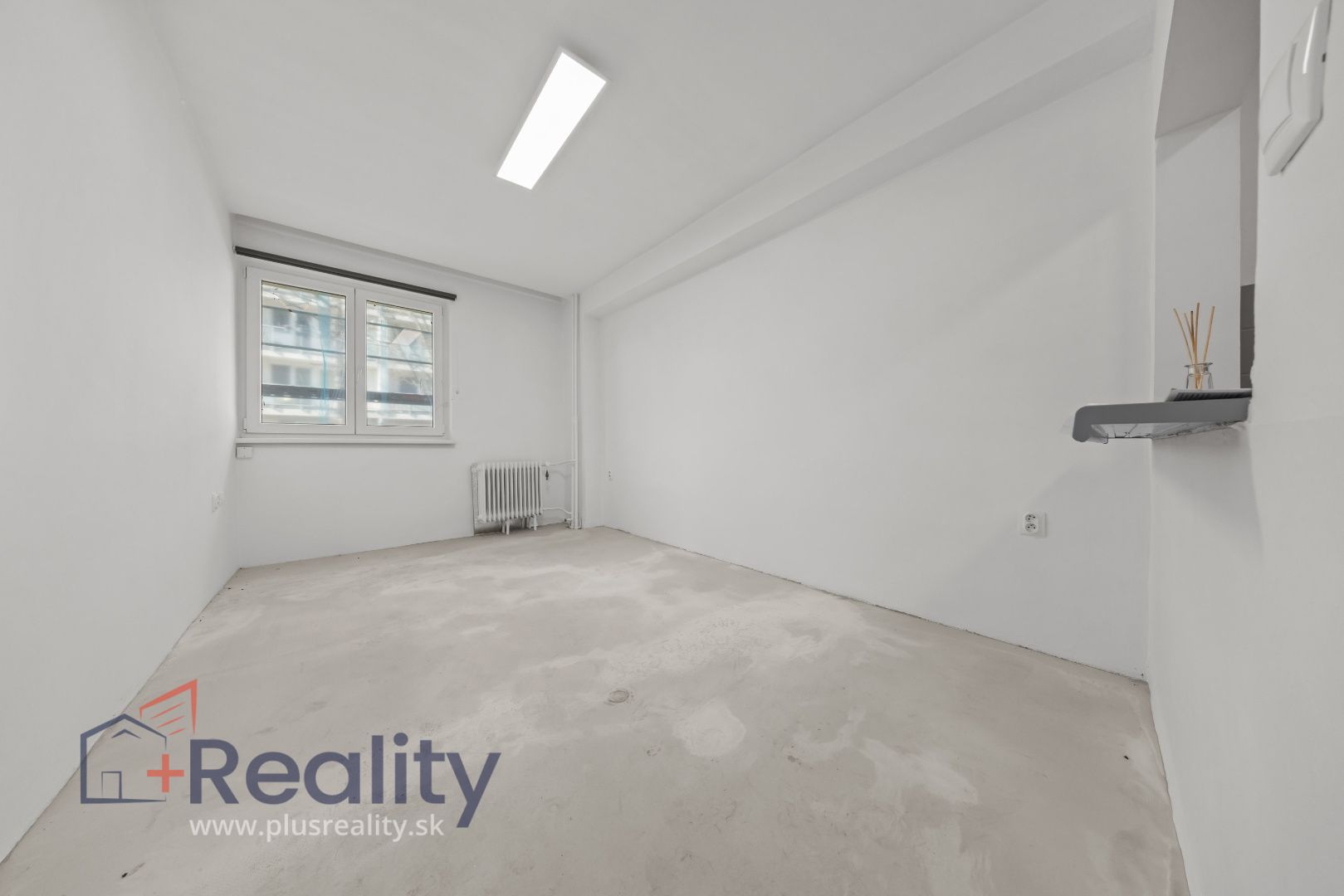 PLUS REALITY Zrekonštruovaný dvojizbový byt v Ružinove na predaj!