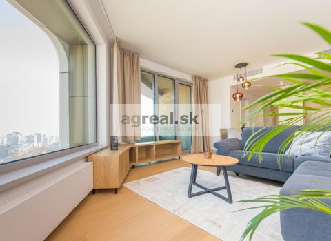 Prenájom- exkluzívny, priestranný  a ešte neobývaný 3- izb. byt (90,16 m2) v  jedinečnom projekte SKY PARK IV (4, veža), ul. Bottova, BA I- Staré Mesto