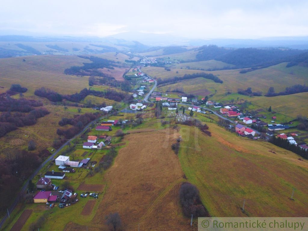 Domček/ chalupa s veľkým (1 ha) pozemkom neďaleko mesta Snina