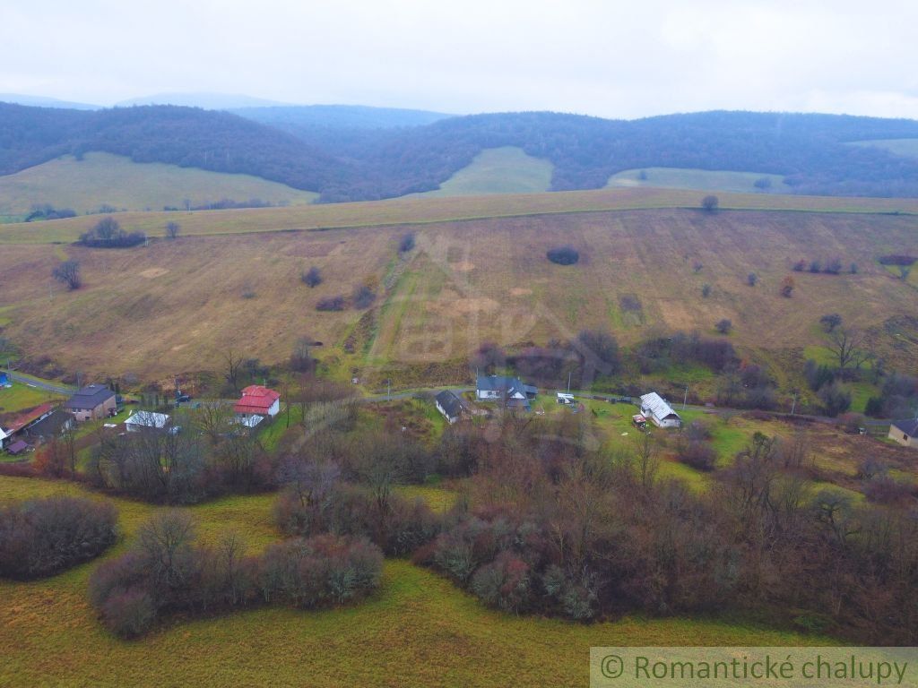 Domček/ chalupa s veľkým (1 ha) pozemkom neďaleko mesta Snina