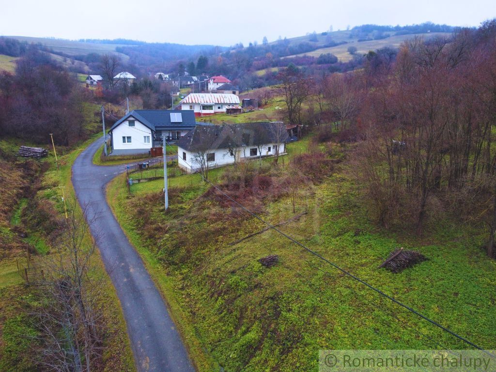 Domček/ chalupa s veľkým (1 ha) pozemkom neďaleko mesta Snina