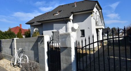 4 - izbový kompaktný dom 90 m2, pozemok 300 m2 - Rajka