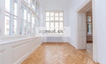 Large apartment 132 m² Slavín area, 5 rooms, Galandova street, parking available