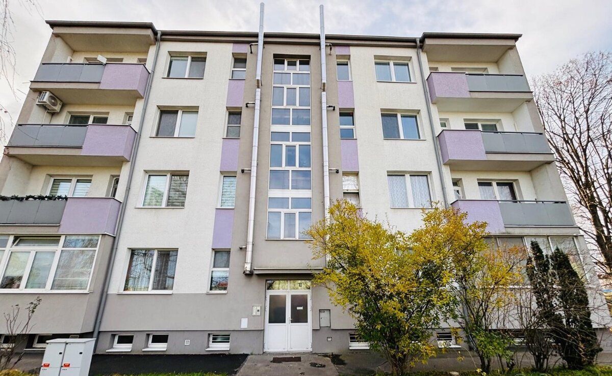 Ponúkame veľký 3.izbový byt v Bratislave Ružinov Prievoz na ulici Domkárska.