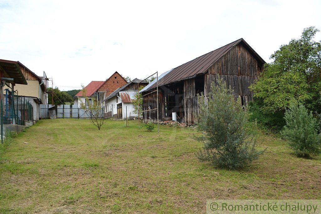 Rodinný dom s 28á pozemkom pri Domaši - Ďapalovce