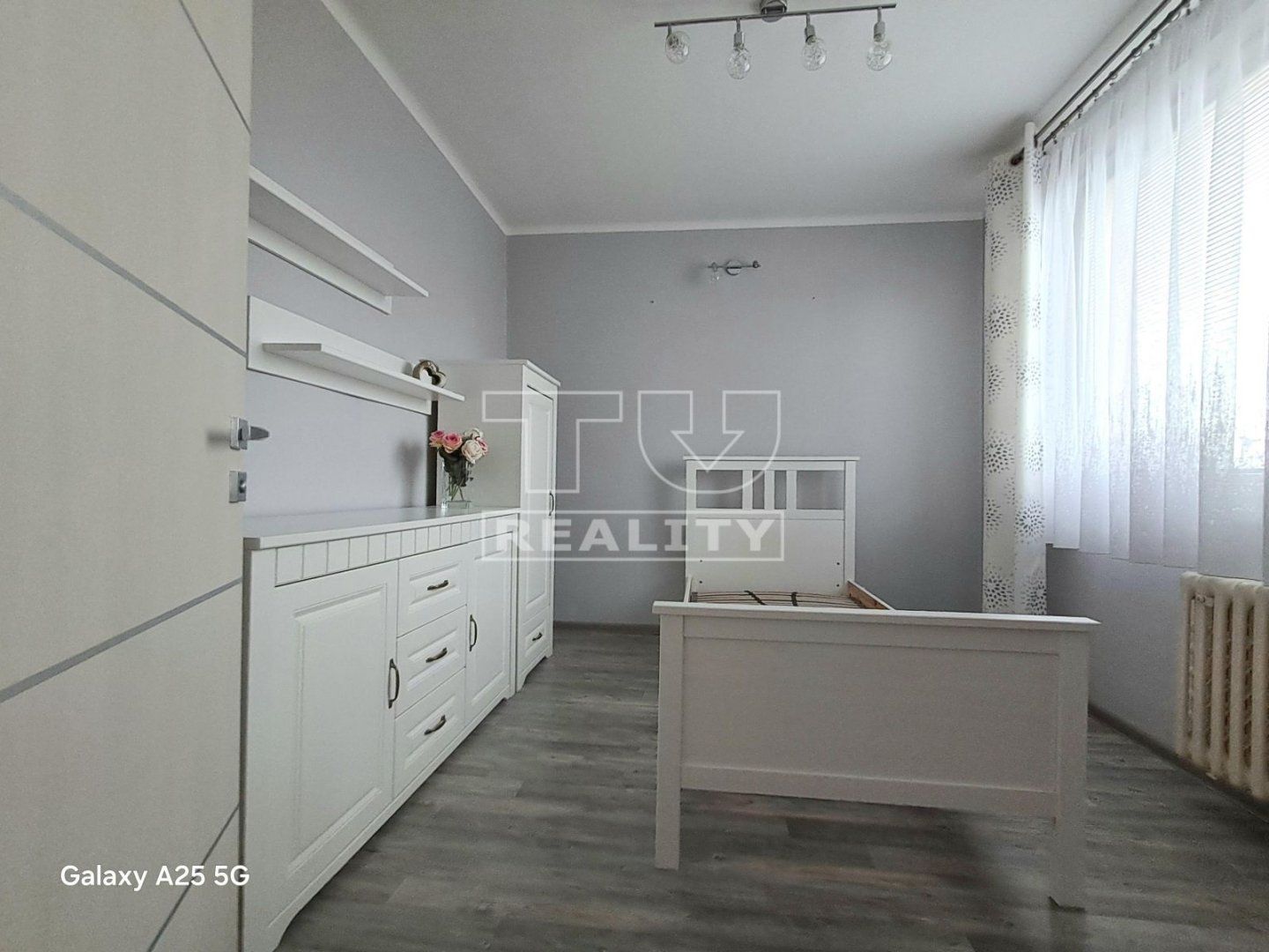 4-IZBOVÝ BYT HLOHOVEC 82m2