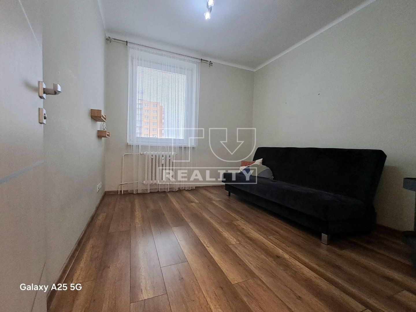 4-IZBOVÝ BYT HLOHOVEC 82m2