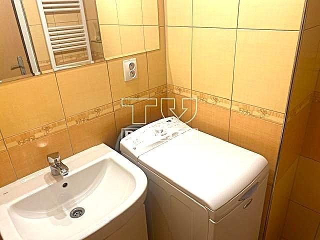 2 izbový byt 56 m2 v staršej tehlovej novostavbe v Bratislave – Podunajské Biskupice