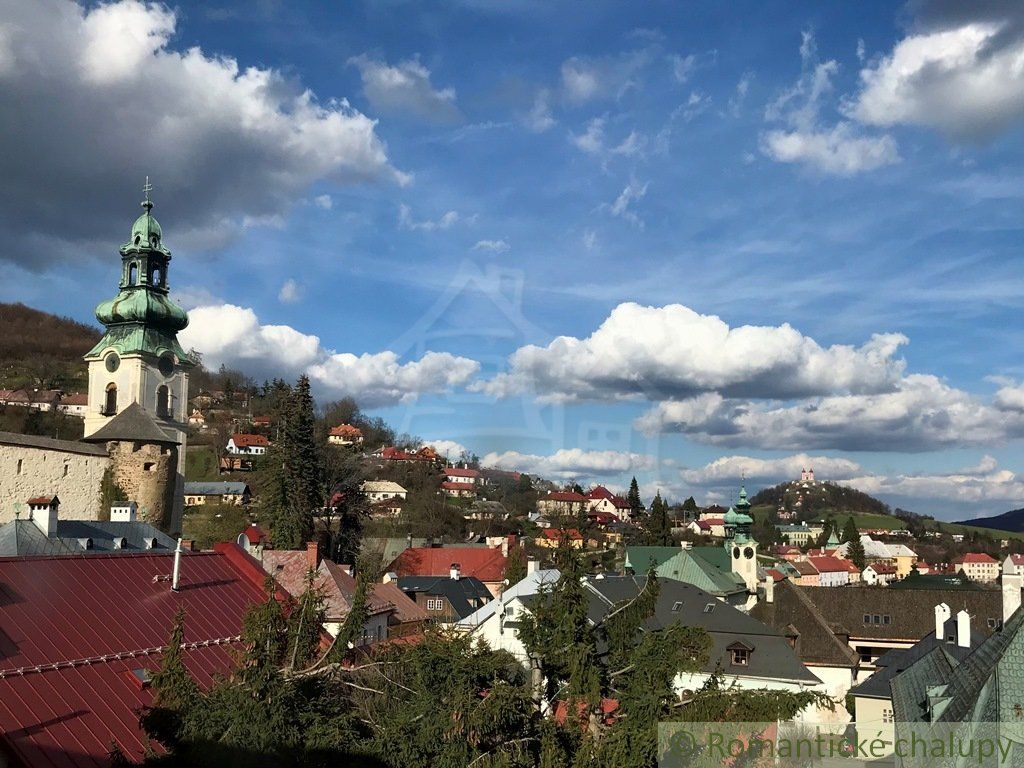 Exkluzívna nehnuteľnosť s panoramatickým výhľadom na Banskú Štiavnicu.