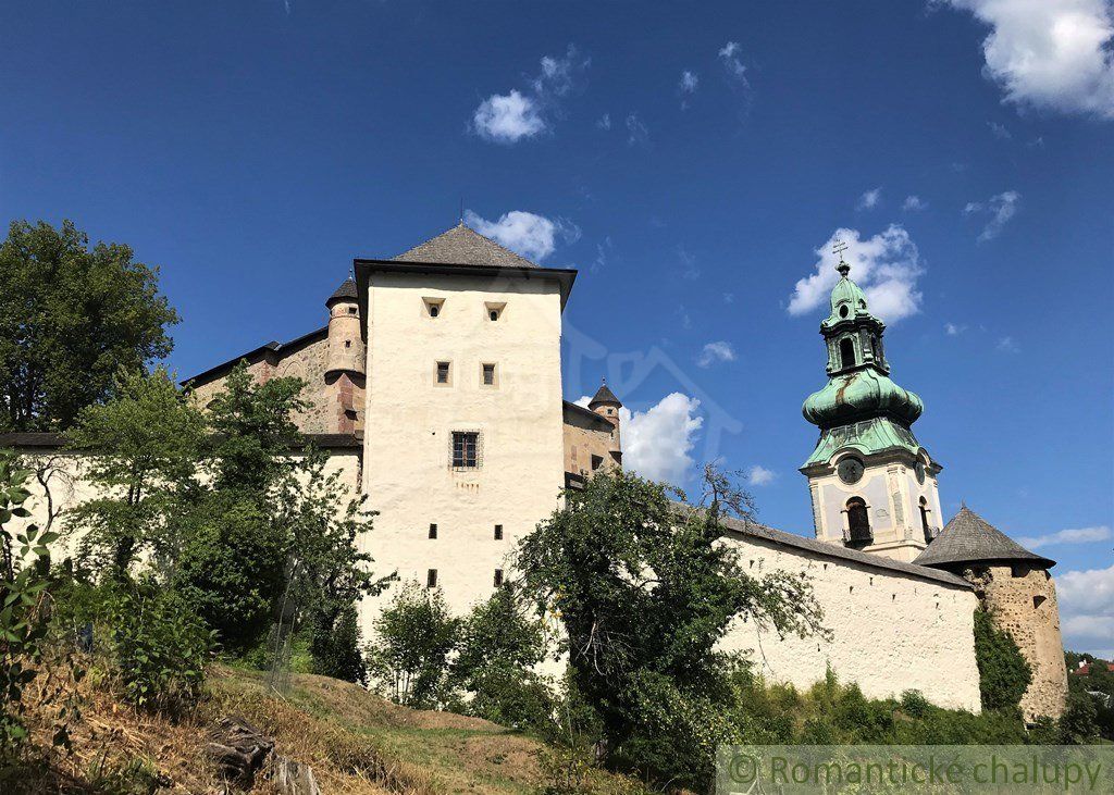 Exkluzívna nehnuteľnosť s panoramatickým výhľadom na Banskú Štiavnicu.