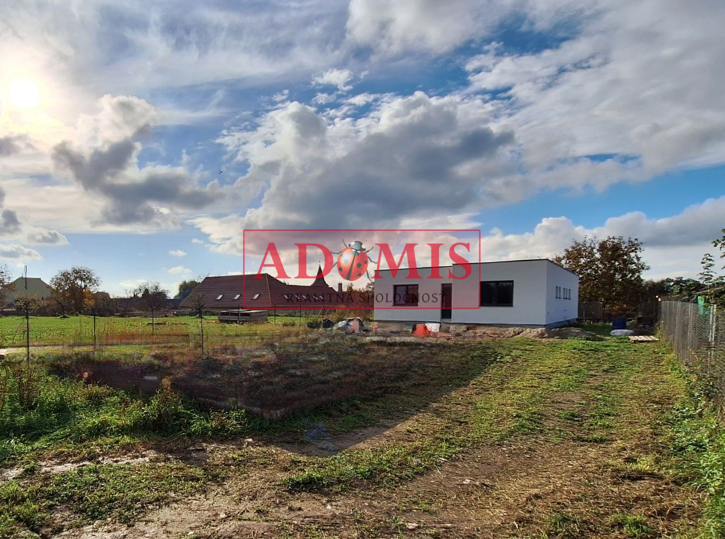 ADOMIS -  vymením bungalov 160m2 za byt,kompletné IS, pozemok 573m2, tepelné čerpadlo,blízka obec za Šacou,Veľká Ida.