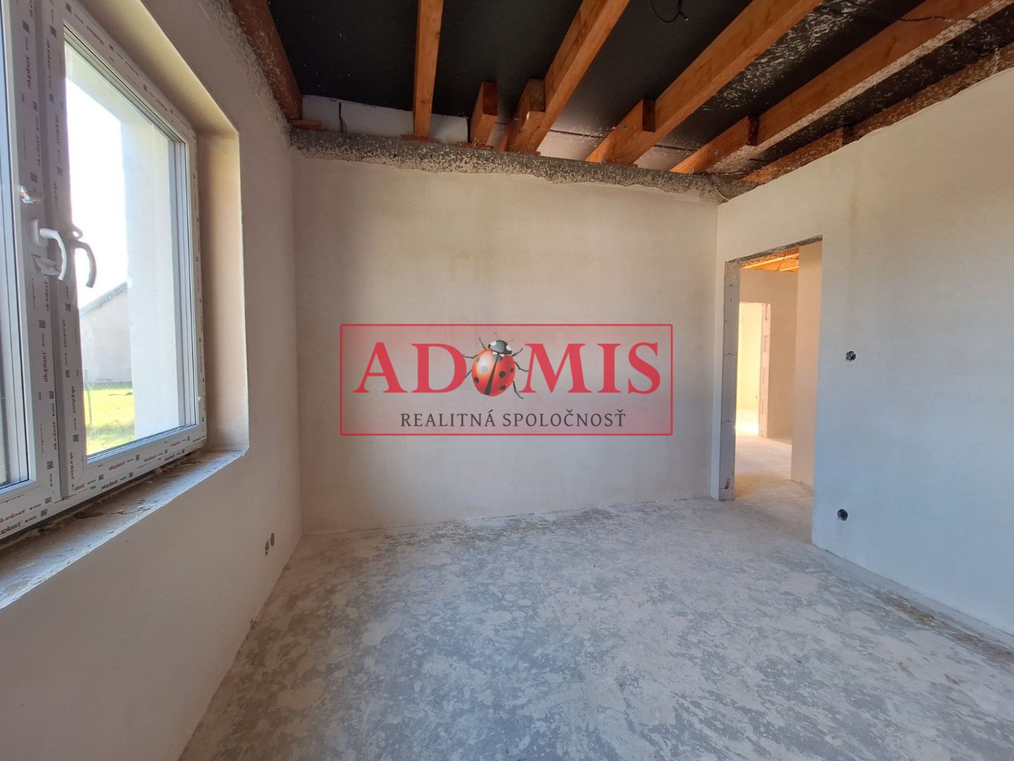 ADOMIS -  vymením bungalov 160m2 za byt,kompletné IS, pozemok 573m2, tepelné čerpadlo,blízka obec za Šacou,Veľká Ida.