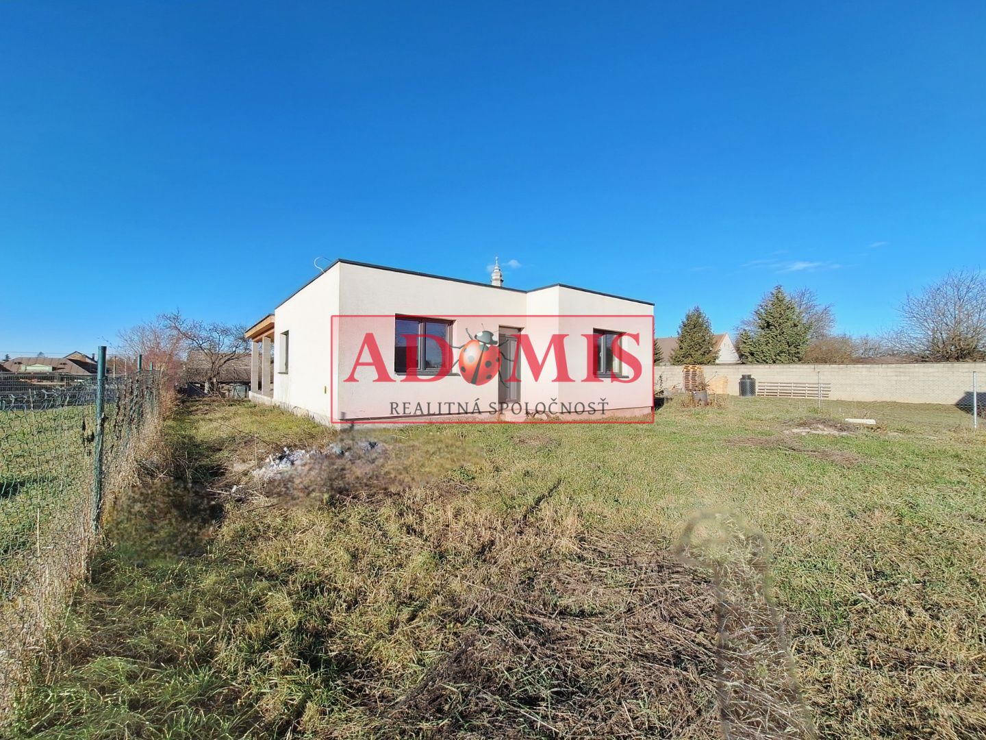 ADOMIS -  predáme holodom aj budúci dom, alebo aj budova na podnikanie 948m2, kompletné IS, tepelné čerpadlo, Veľká Ida.