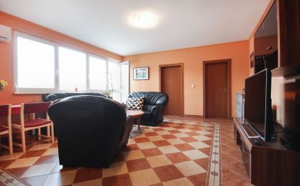 Veľký byt s vlastným kúrením blízko centra