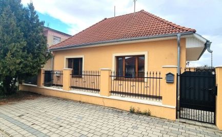Rodinný dom s vidieckým štýlom na predaj v obci Tomášikovo