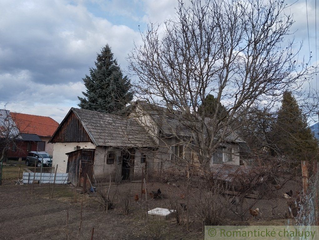 Starší dom s pozemkom v malebnej obci Mošovce