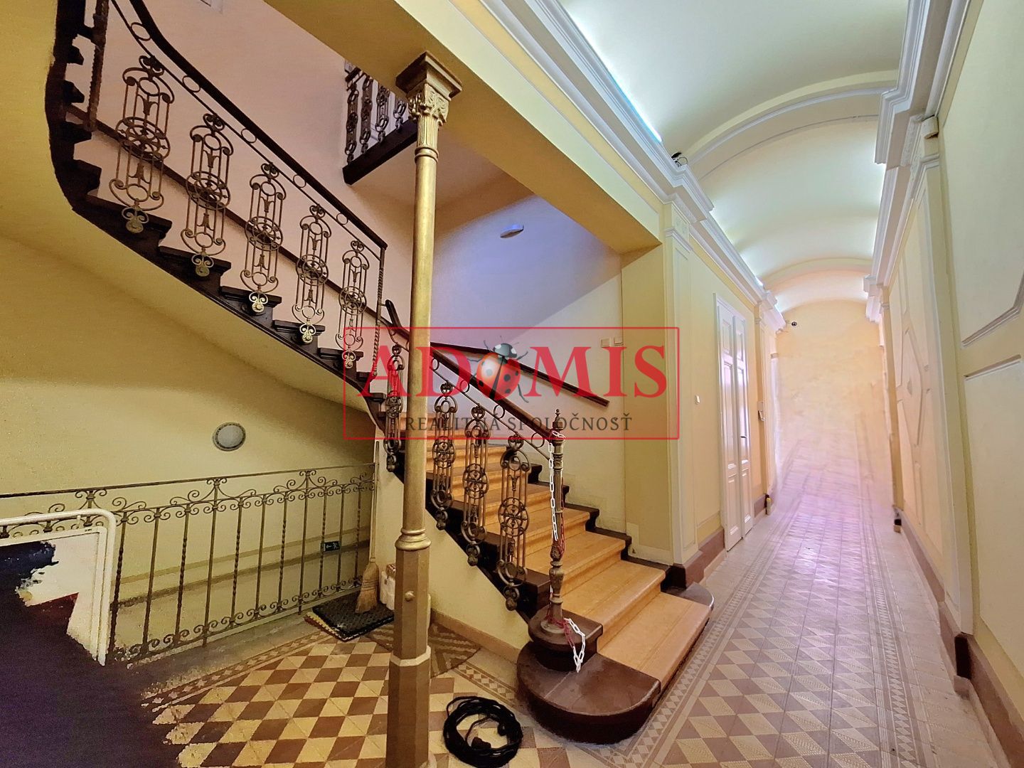 prenájom priestorov v historickej budove 88m2,162m2,450m2 centrum Košice, Mäsiarska ulica