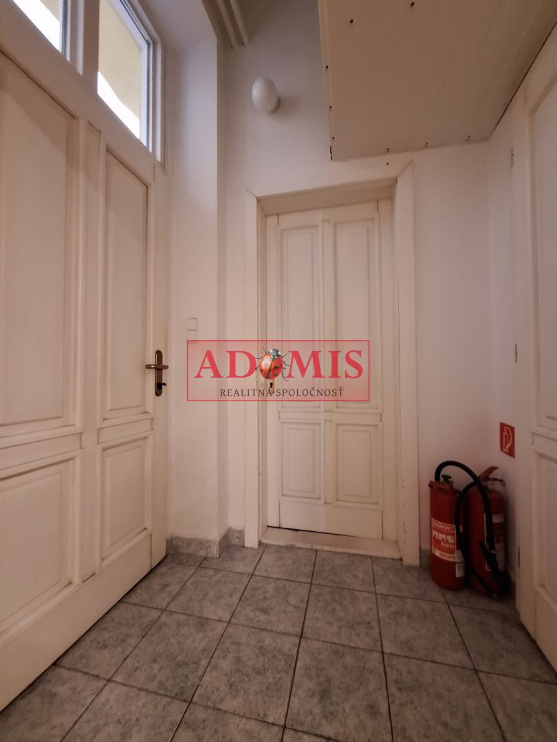 prenájom priestorov v historickej budove 88m2,162m2,450m2 centrum Košice, Mäsiarska ulica
