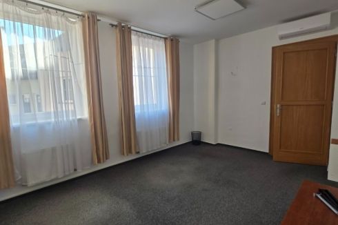 PRENÁJOM KLIMATIZOVANÝCH KANCELÁRSKYCH PRIESTOROV V CENTRE MESTA
