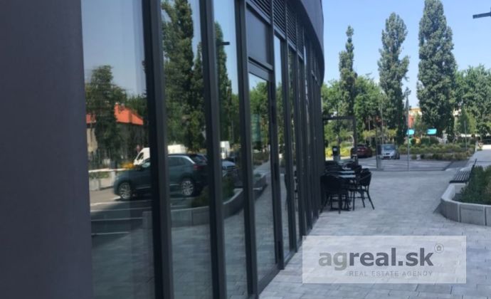 DVA PRIESTORY NA PRENÁJOM   40 M2 a 64 M2- NOVÉ - KLINGERKA2