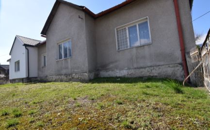 Exkluzívne na predaj starší 3 izbový rodinný dom vo Vrútkach