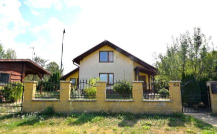 Exkluzívne - predaj 4 izbového rodinného domu s prístavbou v obci Rakovo
