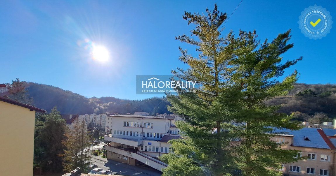 HALO reality - Predaj, trojizbový byt Kremnica, s balkónom - EXKLUZÍVNE HALO REALITY