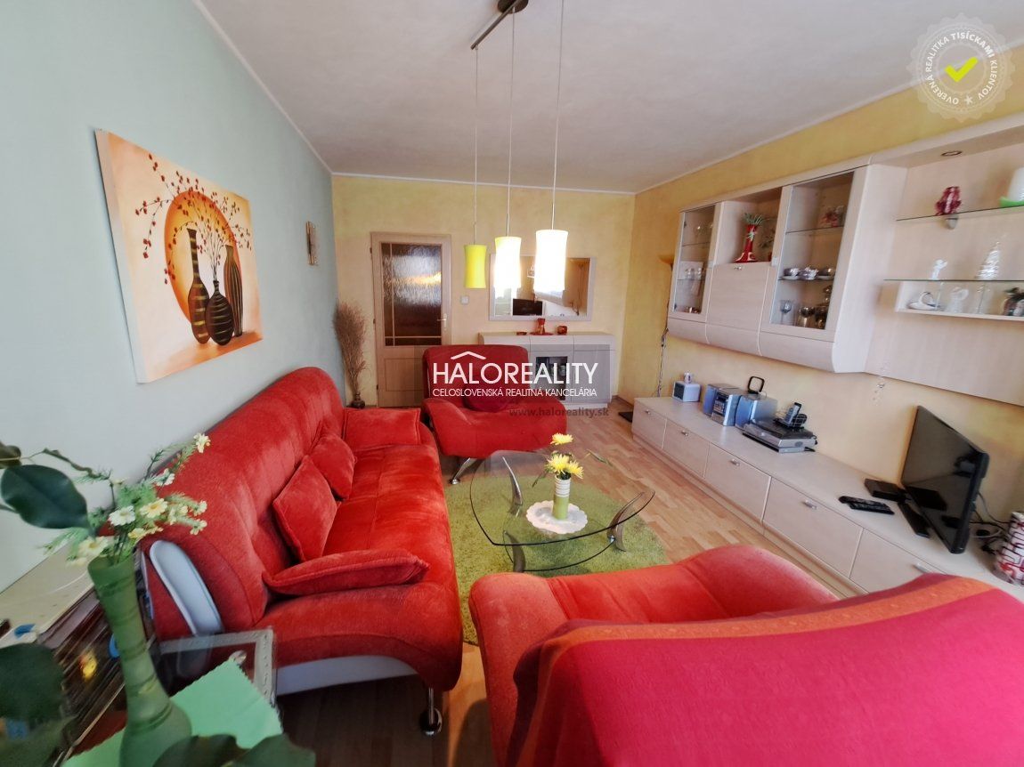 HALO reality - Predaj, trojizbový byt Kremnica, s balkónom - EXKLUZÍVNE HALO REALITY