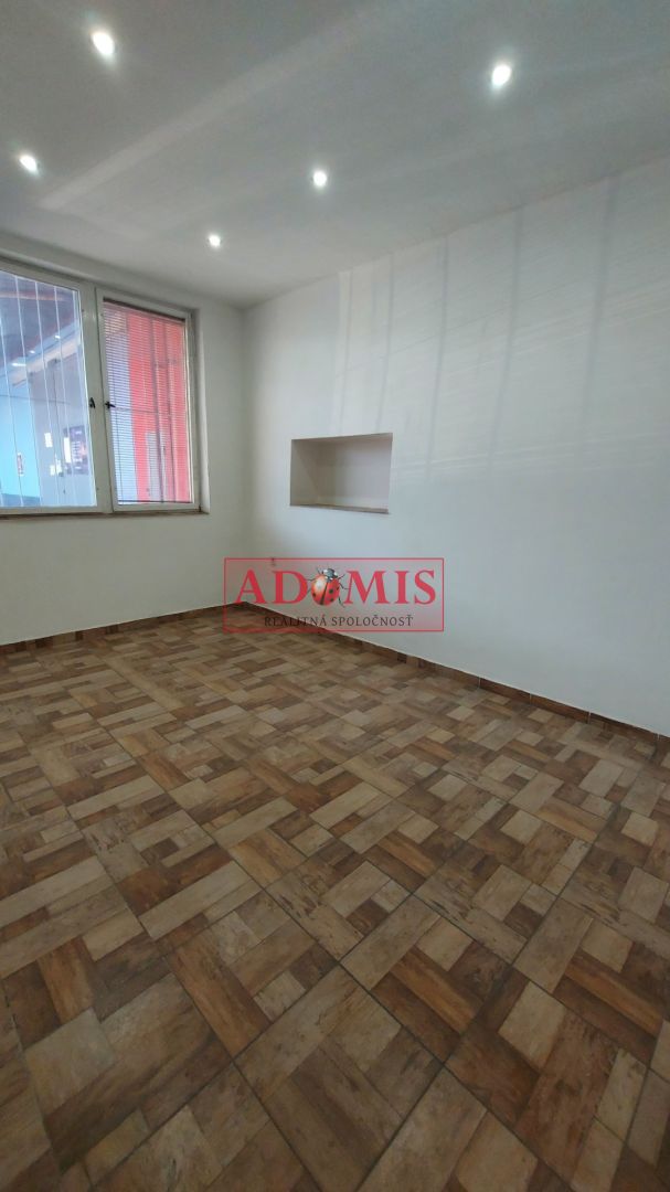Prenájom skladových priestorov, 849m2, Košice