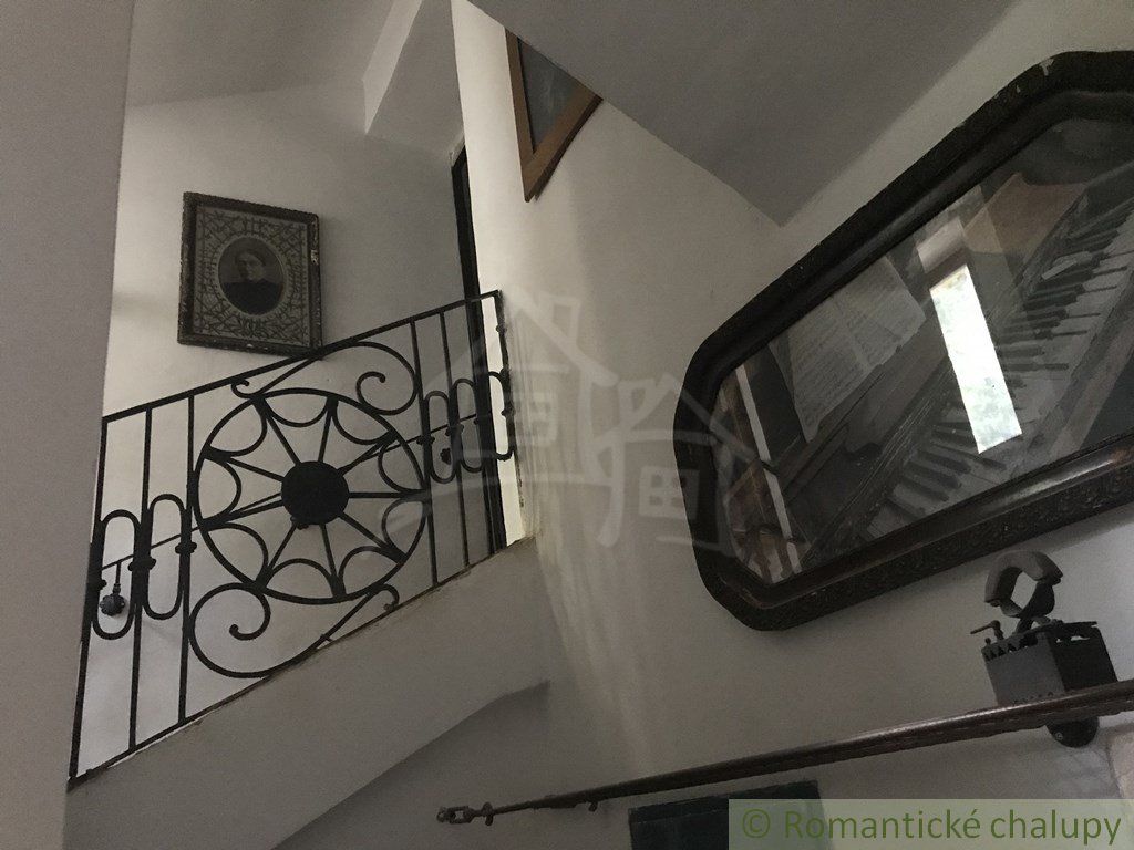 ZNÍŽENÁ CENA! Štýlový apartmán v Dievčenskej Škole, Štiavnické Bane