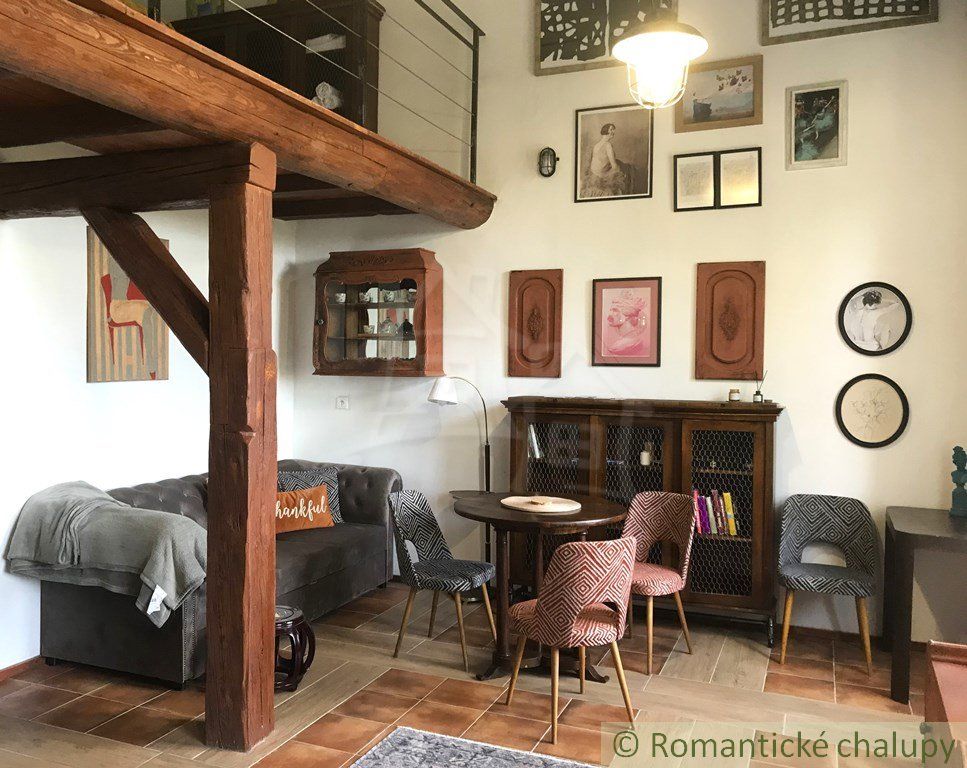 ZNÍŽENÁ CENA! Štýlový apartmán v Dievčenskej Škole, Štiavnické Bane