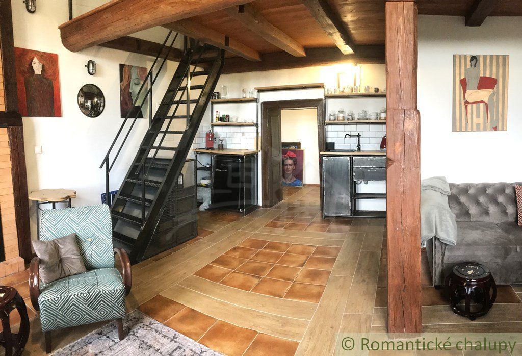 ZNÍŽENÁ CENA! Štýlový apartmán v Dievčenskej Škole, Štiavnické Bane
