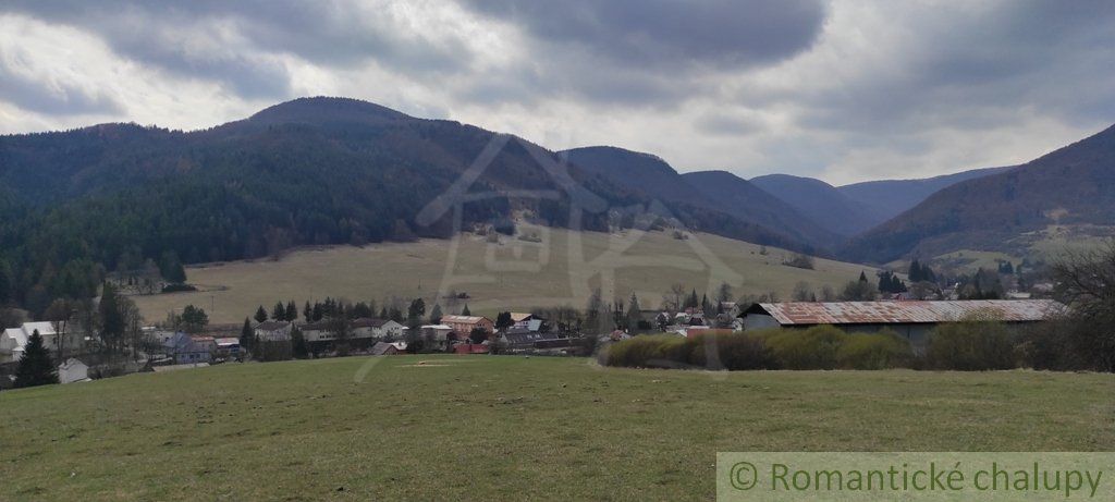 Starší rodinný dom vo Vrícku na rovinatom pozemku