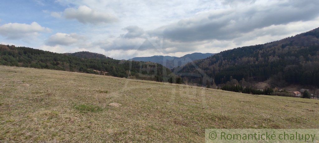 Starší rodinný dom vo Vrícku na rovinatom pozemku