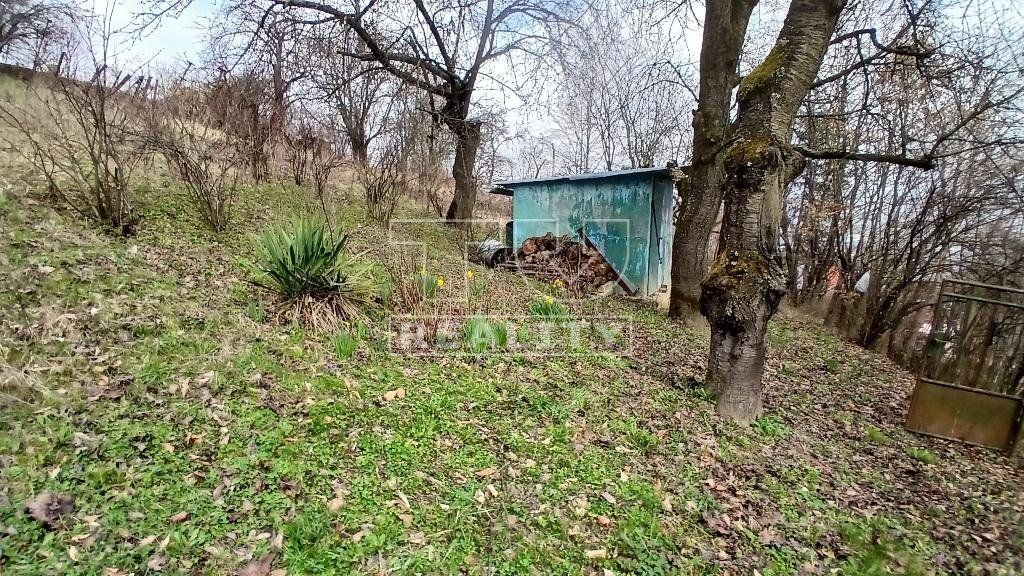 Slnečný pozemok pre Vašu chatku v lone prírody