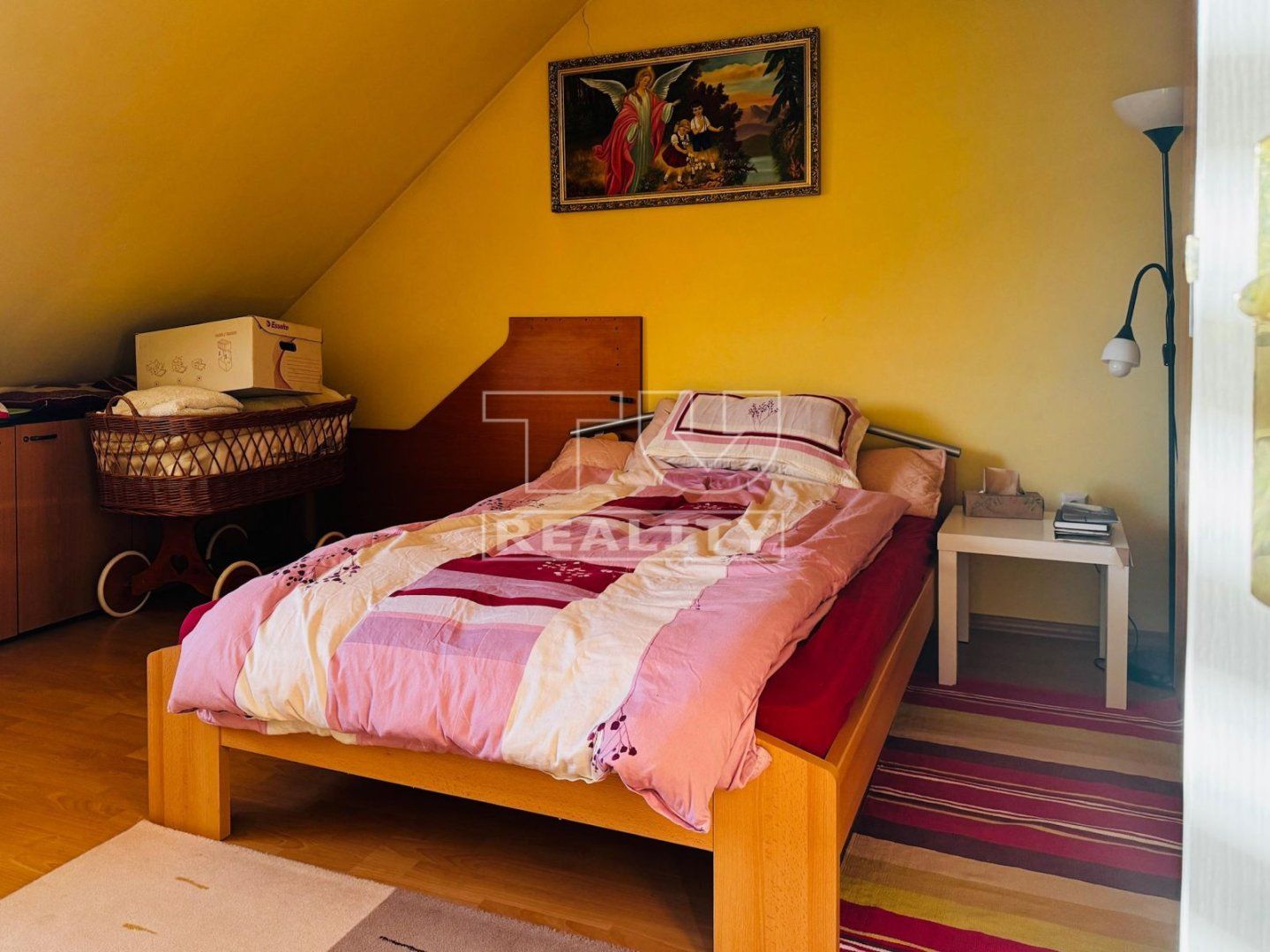 TUreality pripravuje do ponuky moderný tehlový dom s krásnym pozemkom 5 km od centra Trnavy v tichom prostredí