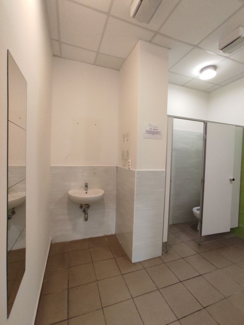 Priestor 260m2 so ZDRAVOTNÍCKYM ŠTANDARDOM, Hotel Bratislava