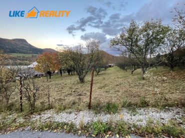 EXKLUZÍVNE:PREDAJ STAVEBNÉHO POZEMKU  V HORNOM MILOCHOVE (PREDAJ:VCELKU,SAMOSTATNE)