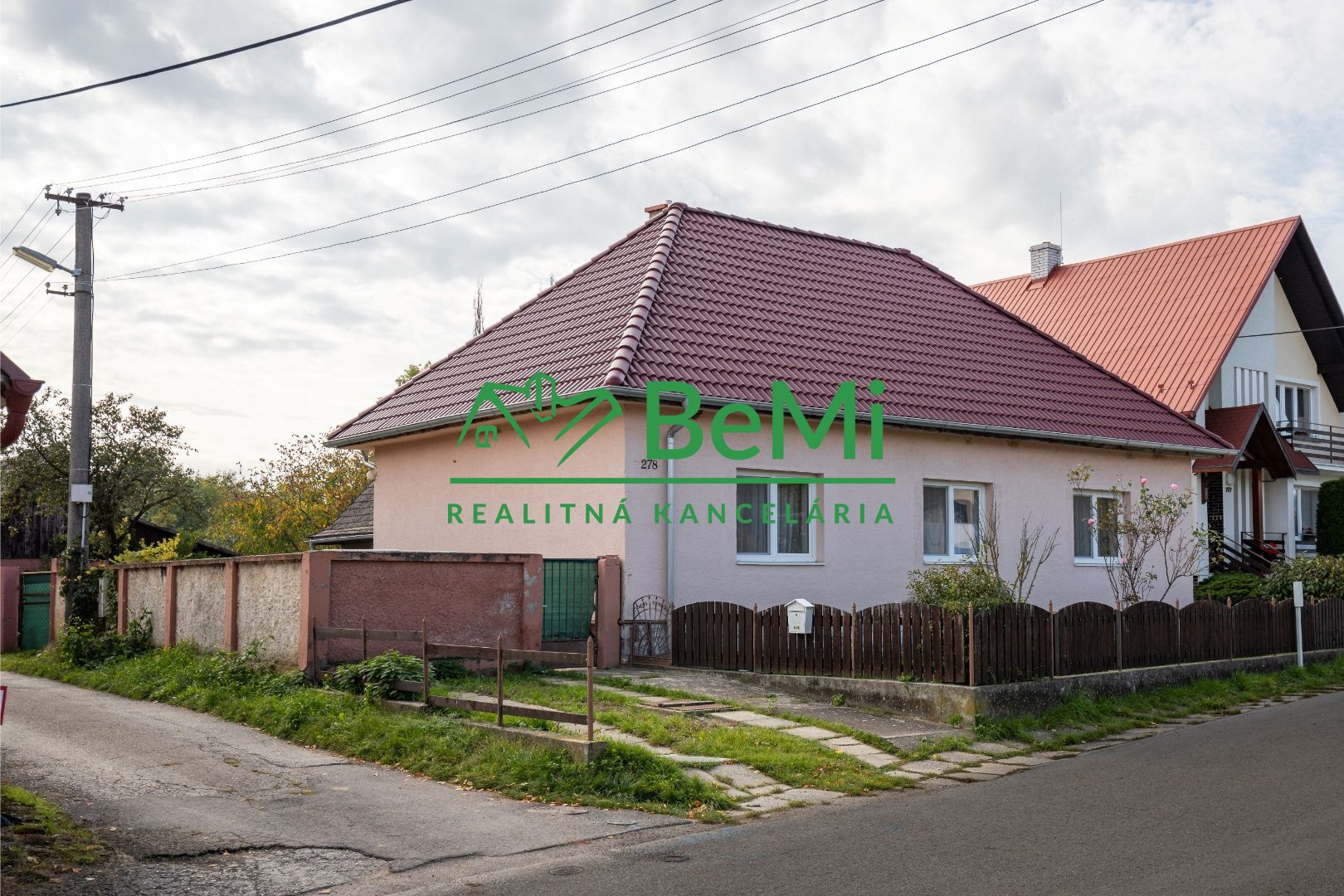 Na predaj 4-izbový rodinný dom v obci Chocholná-Velčice