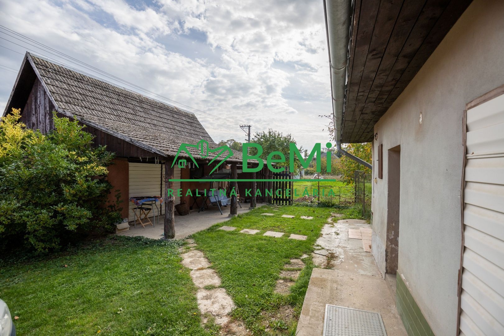 Na predaj 4-izbový rodinný dom v obci Chocholná-Velčice