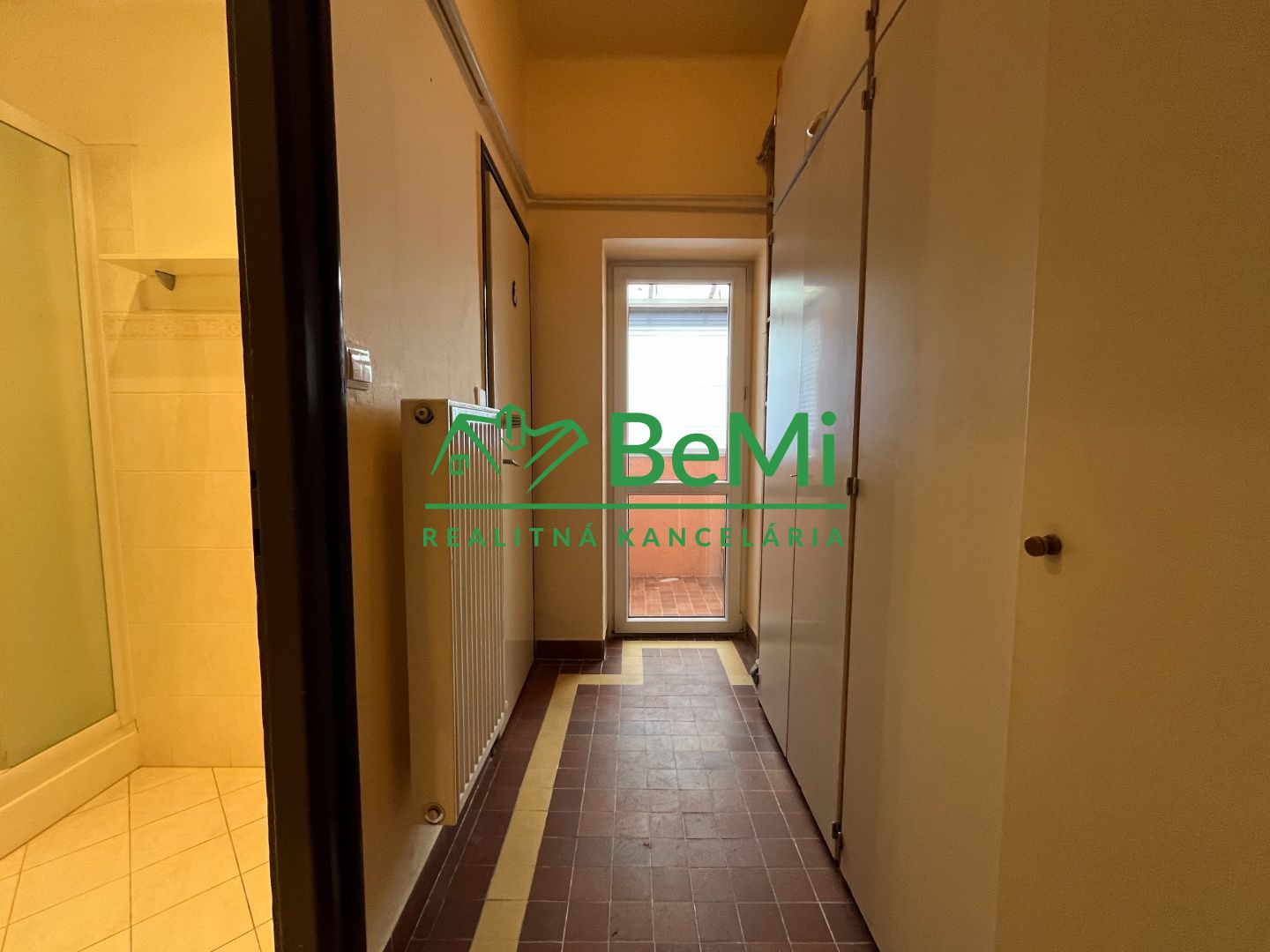 Predaj  veľký 3 izbový byt  - LEVICE (088-113-MIJKa)