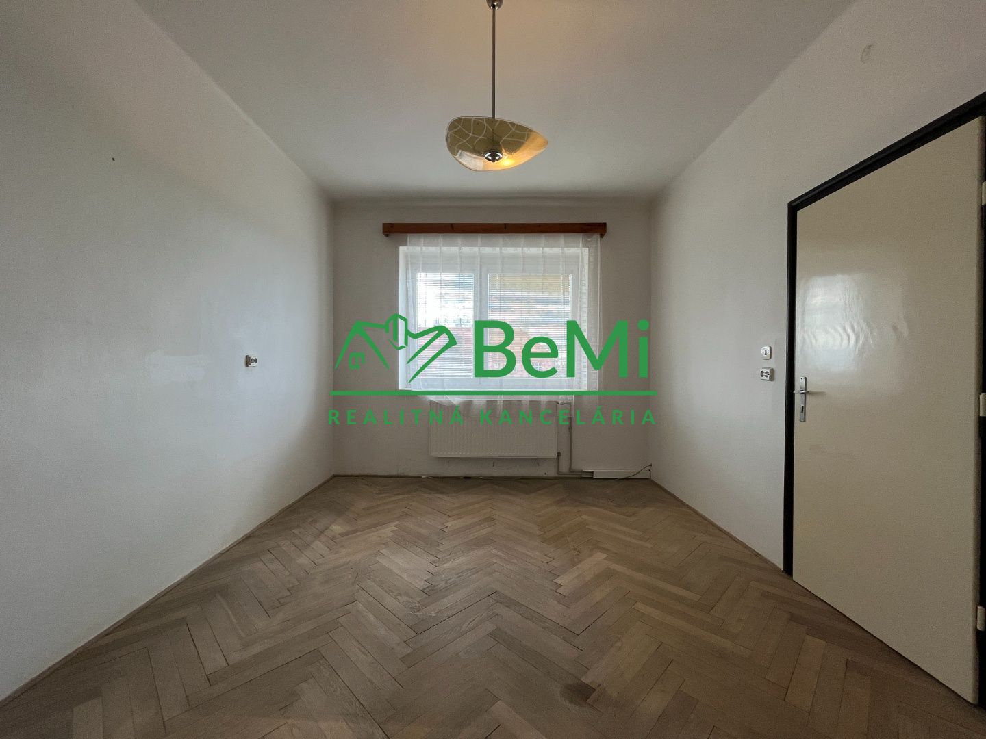 Predaj veľký 3 izbový byt - LEVICE (088-113-MIJKa)