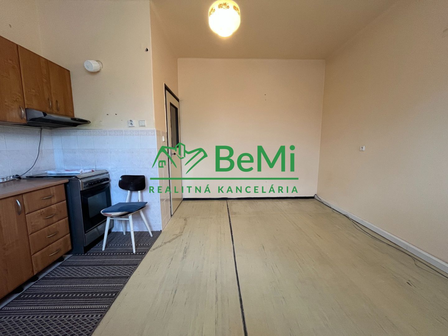 Predaj  veľký 3 izbový byt  - LEVICE (088-113-MIJKa)