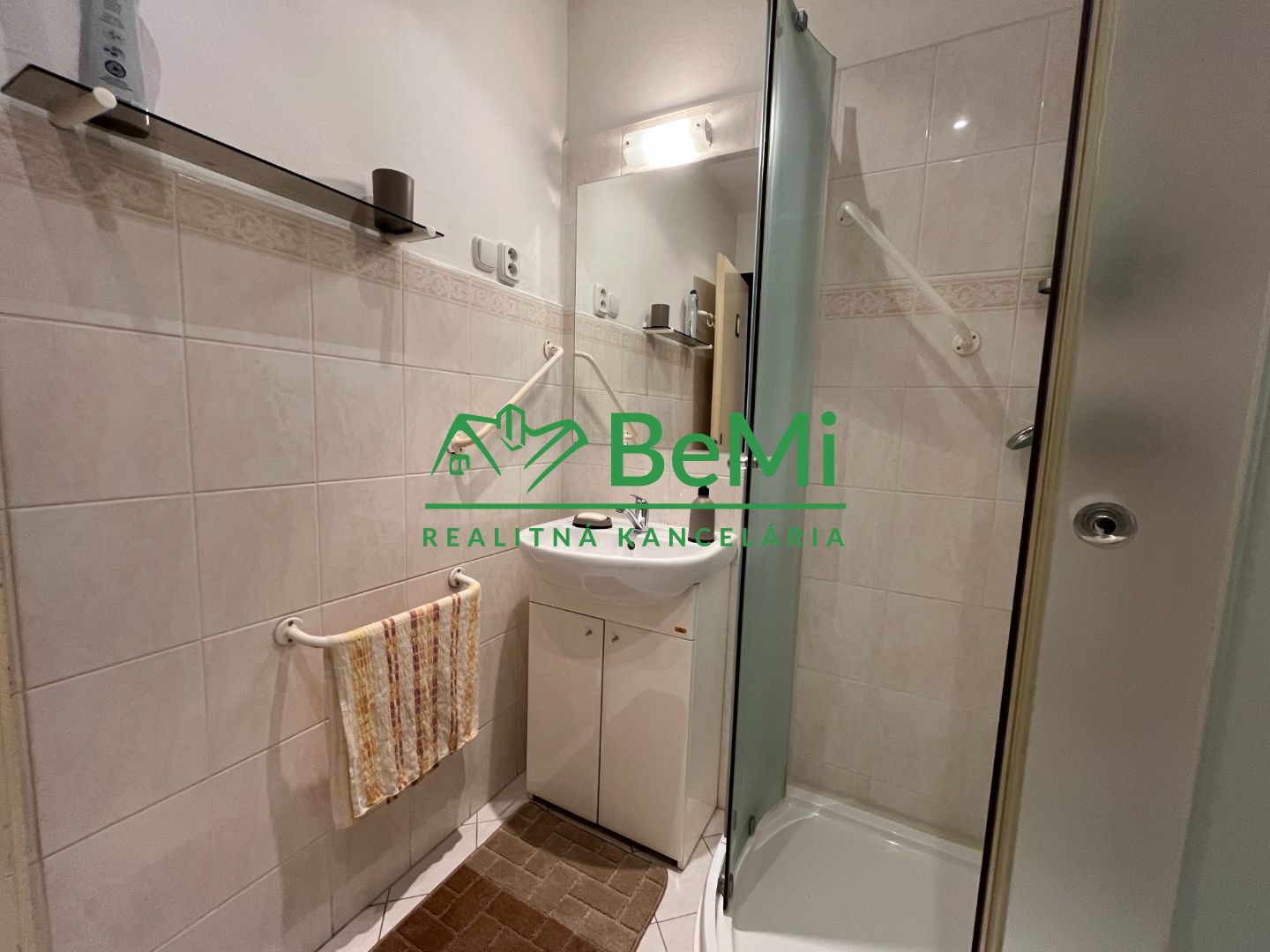 Predaj  veľký 3 izbový byt  - LEVICE (088-113-MIJKa)