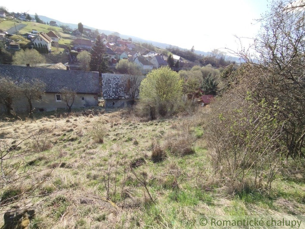 Rozľahlý pozemok so starším domom v Hornej Štubni (2714 m²) – ideálne miesto pre pokojný život v prírode či rekreáciu