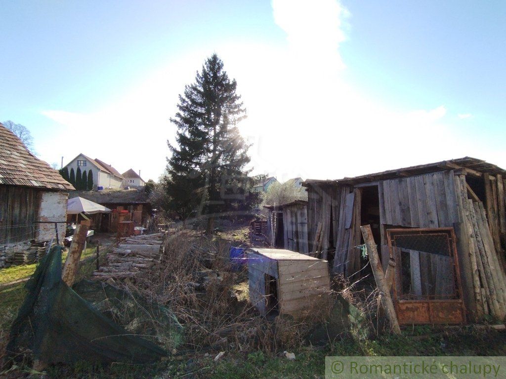 Rozľahlý pozemok so starším domom v Hornej Štubni (2714 m²) – ideálne miesto pre pokojný život v prírode či rekreáciu