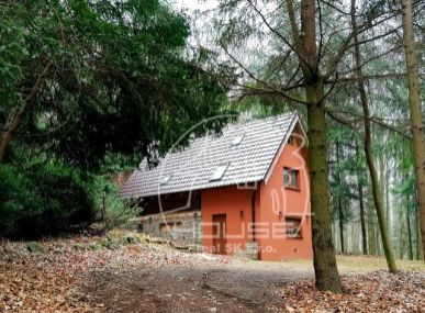 PREDAJ: priestranná 3 podlažná chata v atraktívnej lokalite Modra Harmónia - Piesok