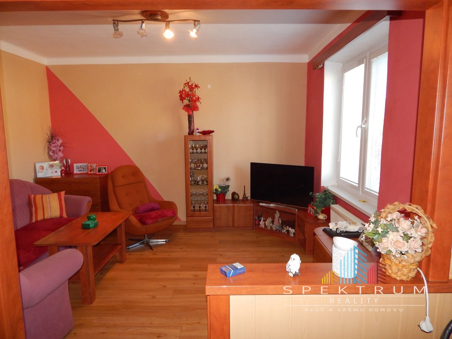 SPEKTRUM REALITY-Na Predaj 2-izbový byt 58 m2, Handlová, okres Prievidza